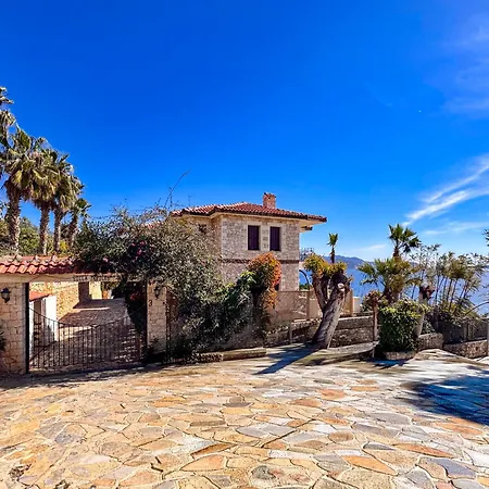 Villa Maria Peninsula *
