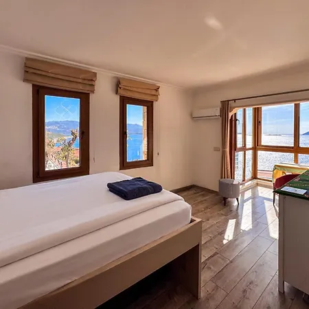 Villa Maria Peninsula *